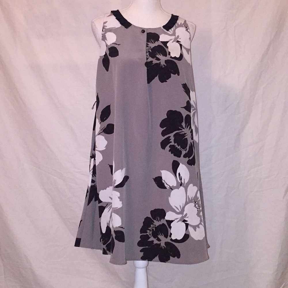 Floral Maternity Dress by Vera Wang